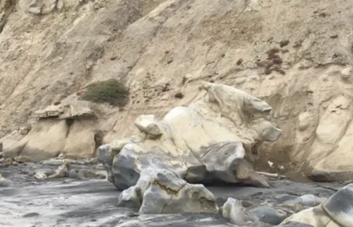 Image of rocks in nature